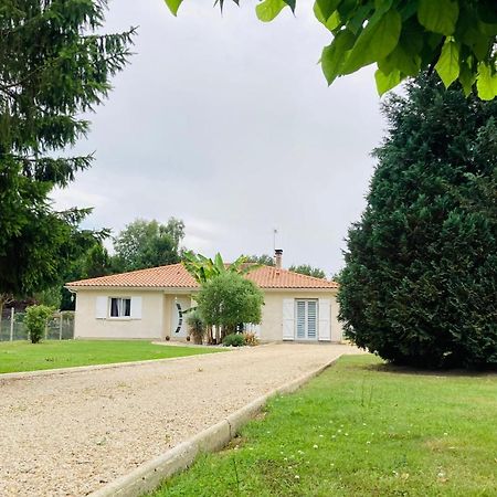 Maison Familiale Avec Jardin De 1500M2 Saint-Genes-de-Fronsac Bagian luar foto