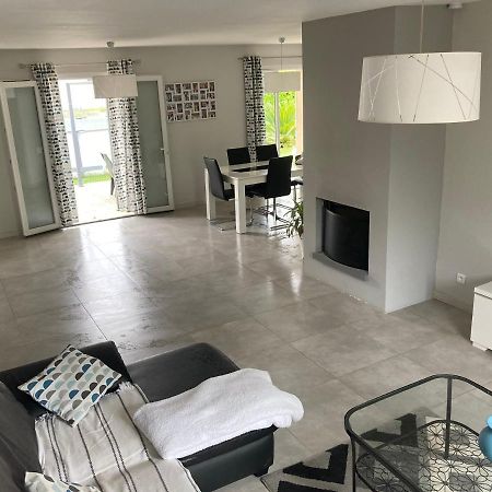 Maison Familiale Avec Jardin De 1500M2 Saint-Genes-de-Fronsac Bagian luar foto