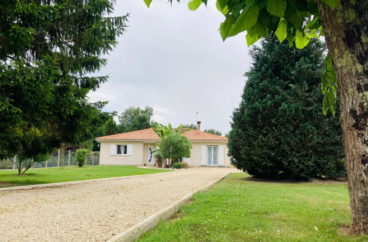 Maison Familiale Avec Jardin De 1500M2 Saint-Genes-de-Fronsac Bagian luar foto