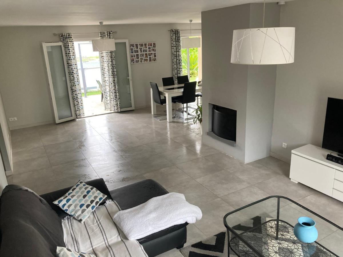 Maison Familiale Avec Jardin De 1500M2 Saint-Genes-de-Fronsac Bagian luar foto