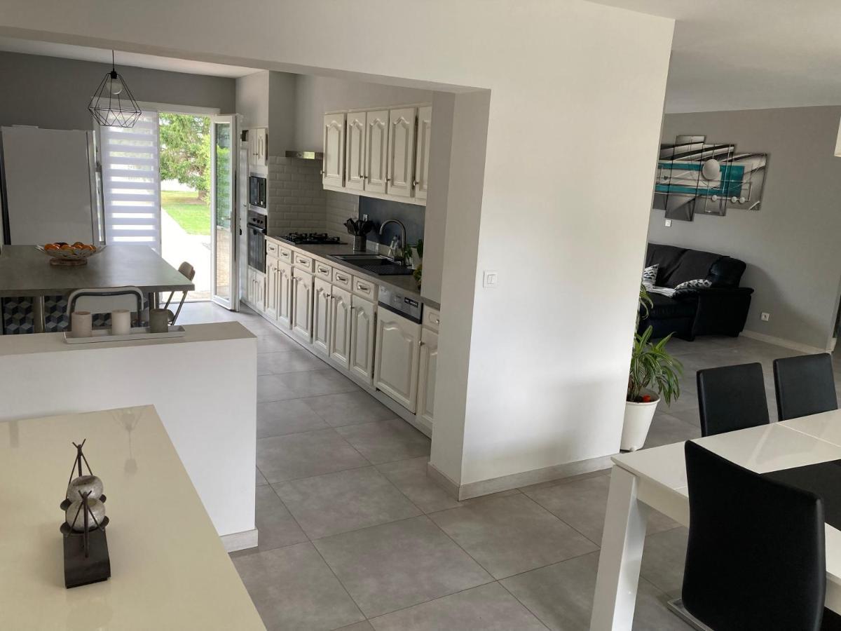 Maison Familiale Avec Jardin De 1500M2 Saint-Genes-de-Fronsac Bagian luar foto
